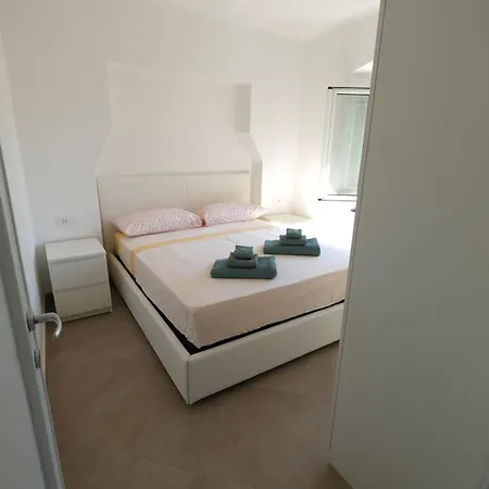 A Pochi Passi Dal Mare Di San Michele By Portofinovacanze