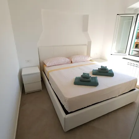 A Pochi Passi Dal Mare Di San Michele By Portofinovacanze