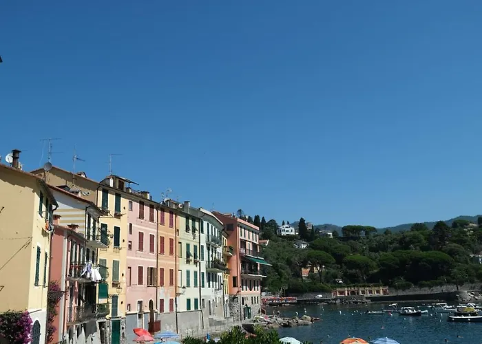 A Pochi Passi Dal Mare Di San Michele By Portofinovacanze